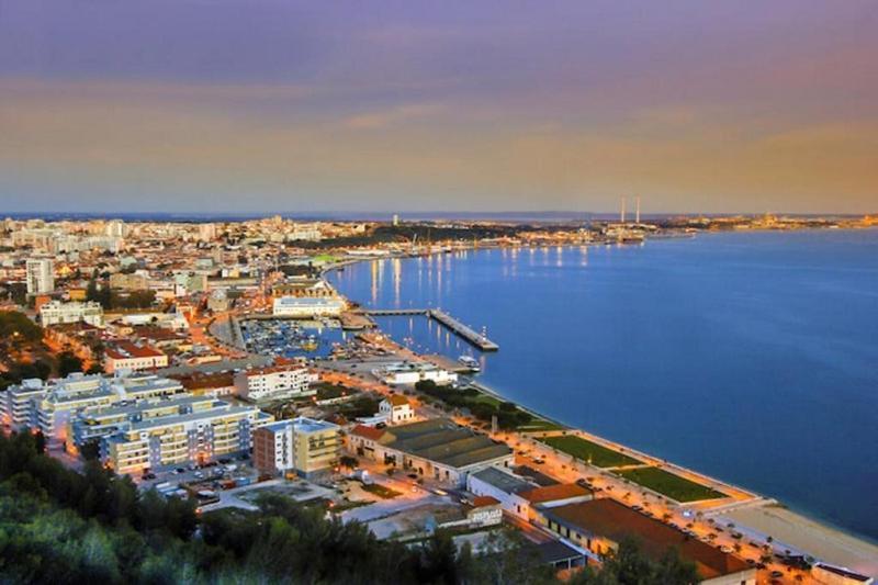 Apartment Situado Na Zona Costeira Da